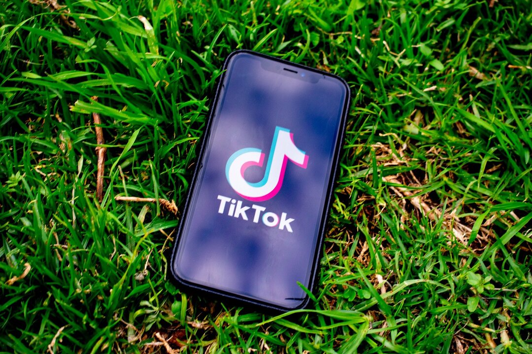 TikTok начнёт блокировать фейки и помечать непроверенную информацию