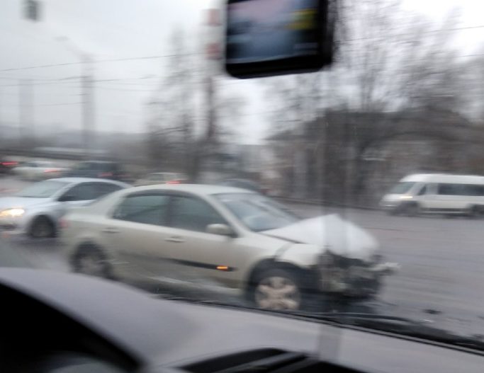 В Смоленске произошла жесткая авария в Заднепровье