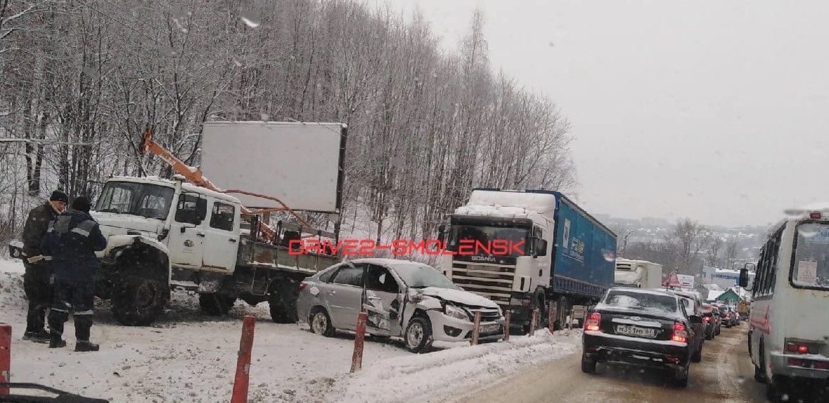 На Волоке из-за аварии образовалась масштабная пробка