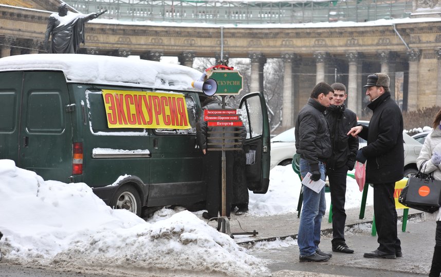 Петербуржцев бесят аудиореклама и подростки с колонками