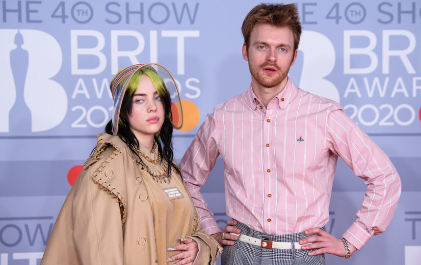 Чем удивила BRIT Awards 2020: наряды звёзд, выступление Билли Айлиш и громкие речи