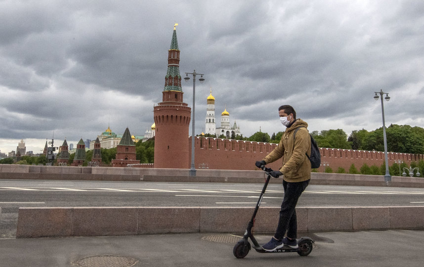 Специалист рассказал, почему эпидемия в России развивается по особому сценарию