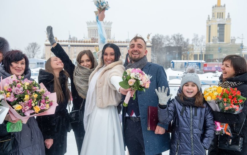 В День всех влюбленных на катке ВДНХ впервые прошла регистрация брака