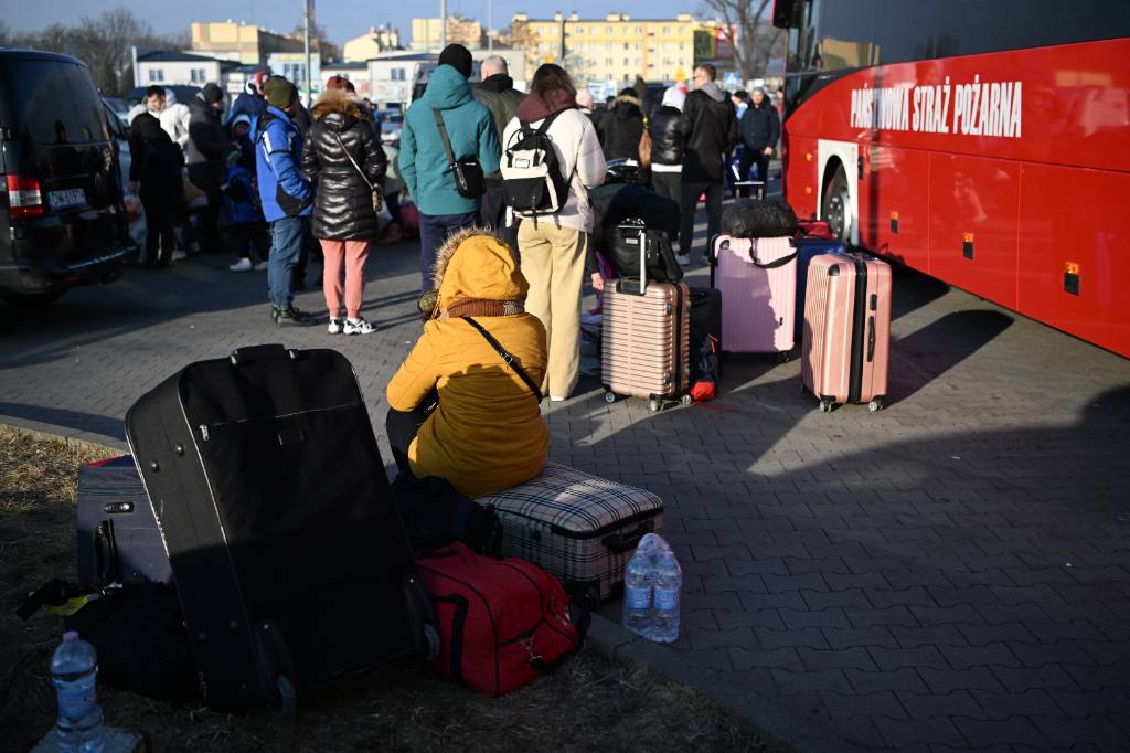 Минобороны: Чиновники Украины боятся помогать жителям из-за угроз от националистов