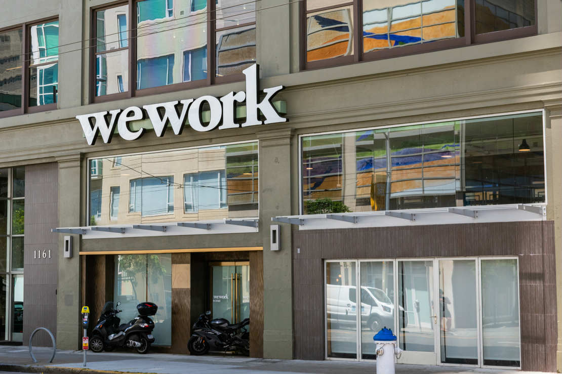 SoftBank заплатит Адаму Нейману $480 млн за долю в WeWork ради сделки со SPAC. В 2019 году его выгнали из компании