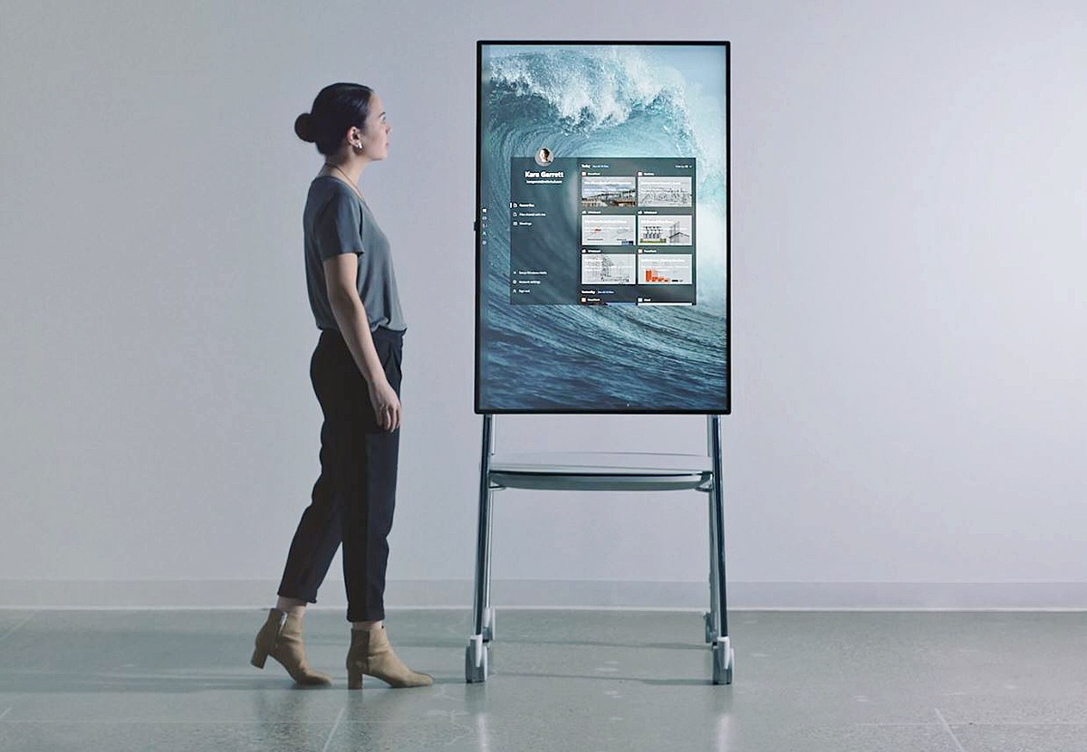 Surface Hub 2X может выйти под управлением Windows 10X