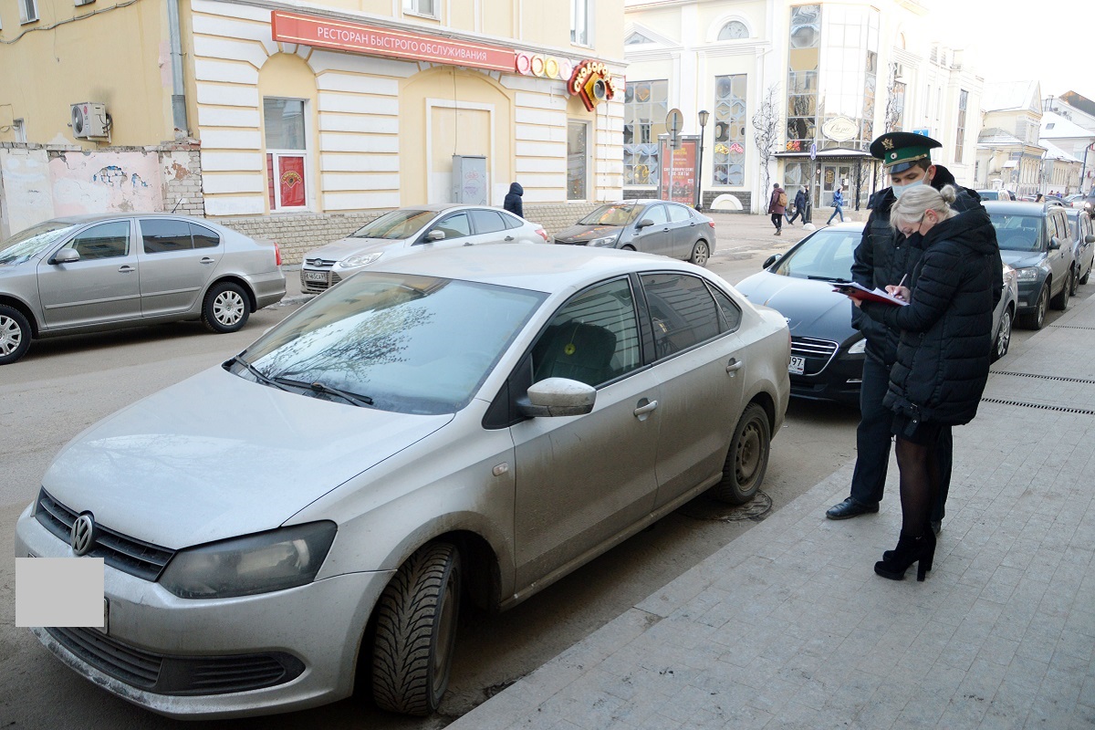 В Твери арестован автомобиль с долгом за парковку в 46 тысяч рублей