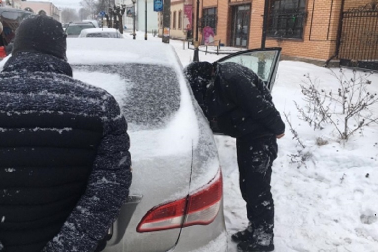 В Тверской области осудили предпринимателя, пытавшегося дать взятку полицейскому