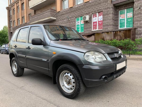 «Обе вёдра»: Автолюбители высказались о сравнении Chevrolet Niva и LADA 4x4 Urban