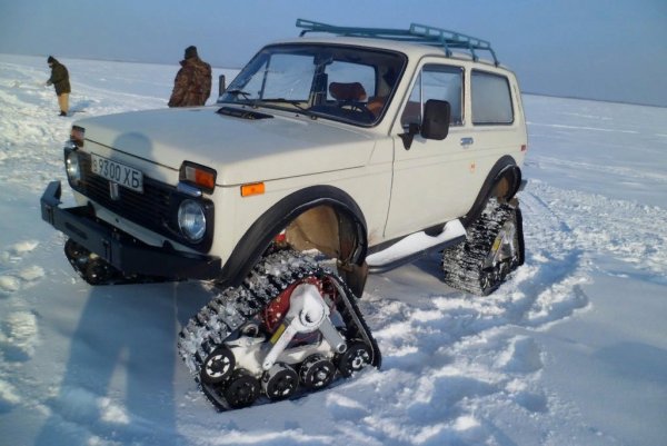 «Нива-танк»: Кому нужна LADA Niva на гусеницах?