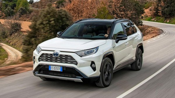 Деградация или прогресс? Почему Toyota RAV4 - авто для «крикунов»