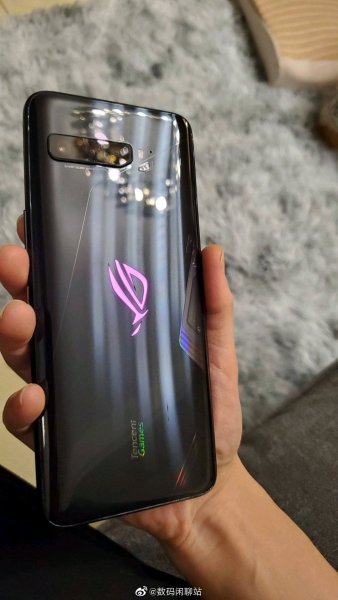 Обнародовано первое фото нового игрового ASUS ROG Phone 3