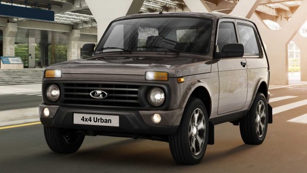 «Когда мечтаешь о Крузаке, но ездишь на Ниве» – В сети высмеяли LADA 4x4 Cruiser