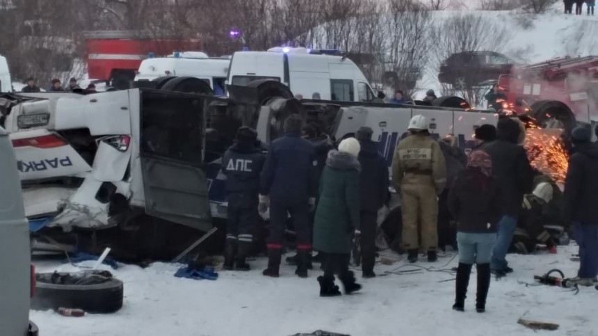 У перевозчика на маршруте рухнувшего в реку автобуса выявили 38 нарушений