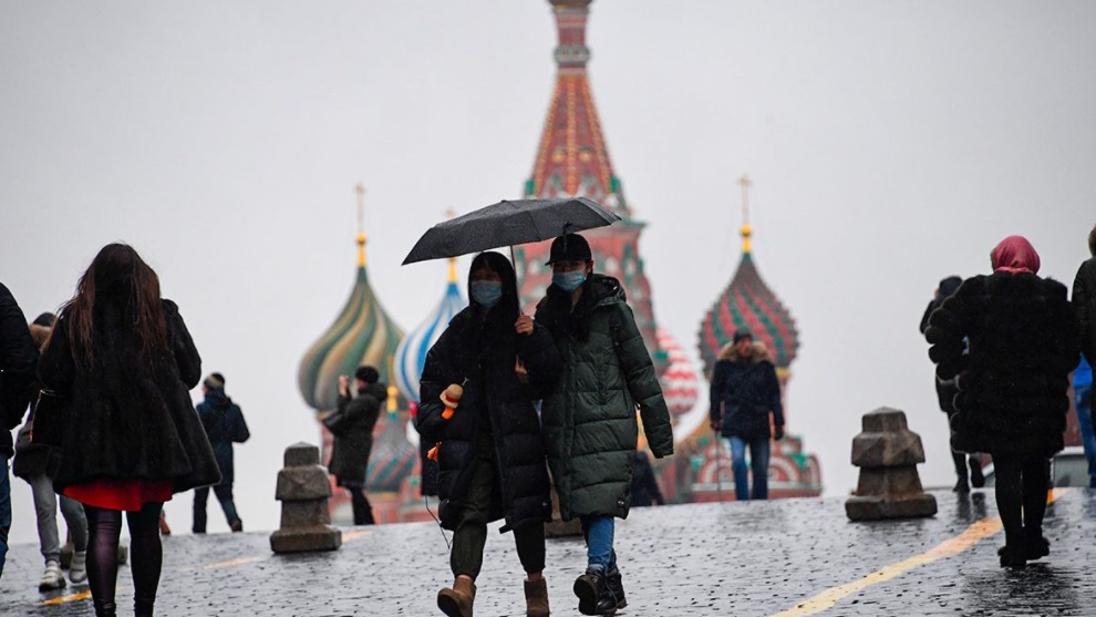 В Москве вводят систему чекинов для борьбы с коронавирусом. Что будет дальше?