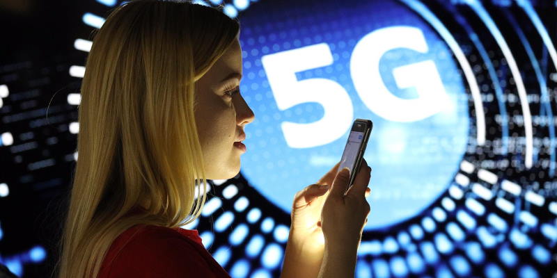 Запуск 5G в России сдвинулся