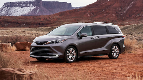 Toyota показала новый минивэн Sienna