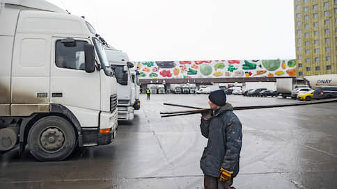 У продуктов заканчивается пропуск // Сотрудники московских пищевых компаний не могут выйти на работу