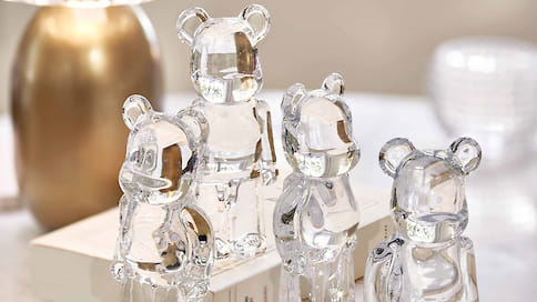 Baccarat выпустили хрустальную версию коллекционных медведей Be@rbrick