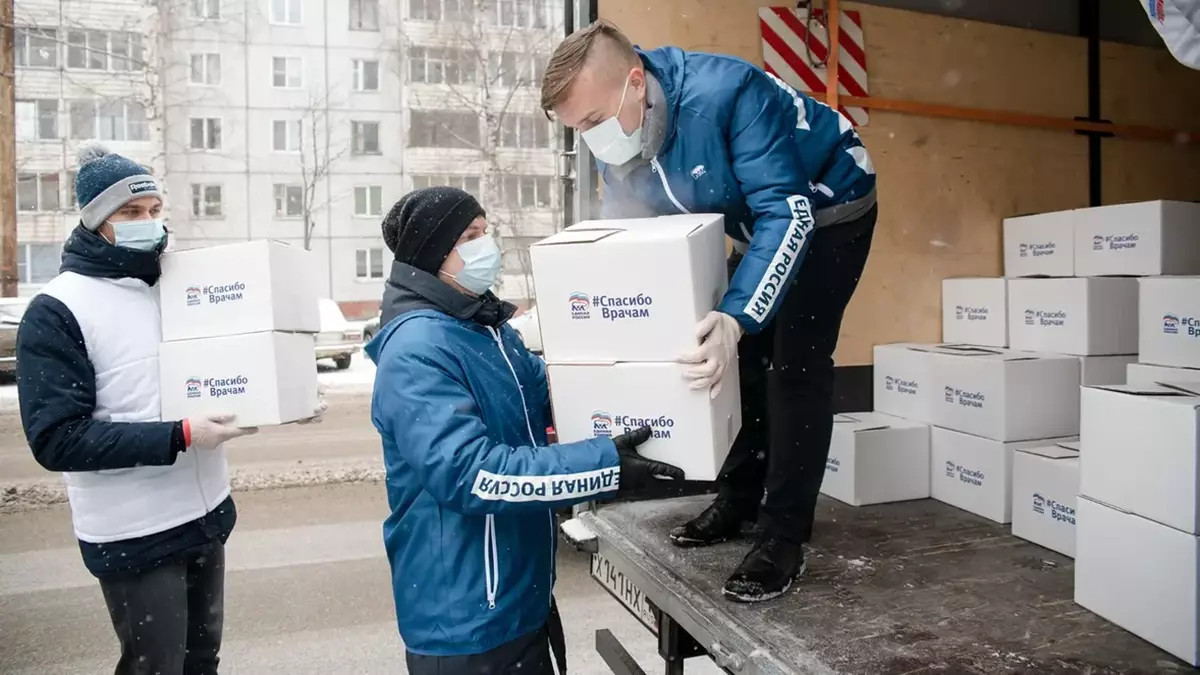 Беглов ждет, пока петербургские волонтеры победят ковид