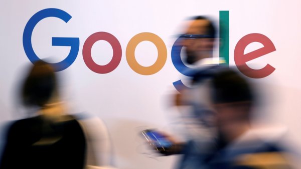 Временное перемирие: «Яндекс» впервые поздравил Google