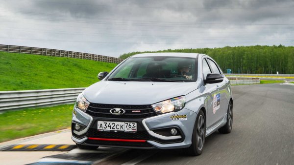 «2 500 км мучений позади»: «Вестовод» о последствиях прошивки LADA Vesta Sport