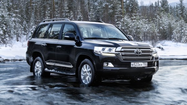 Еще мощнее и «агрессивнее»: Раскрыты новые подробности о Toyota Land Cruiser 300