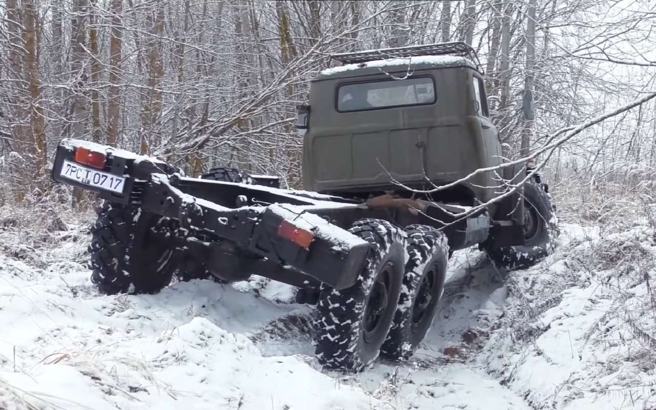 Взяли новый ЗиЛ-131 и прохватили по бездорожью