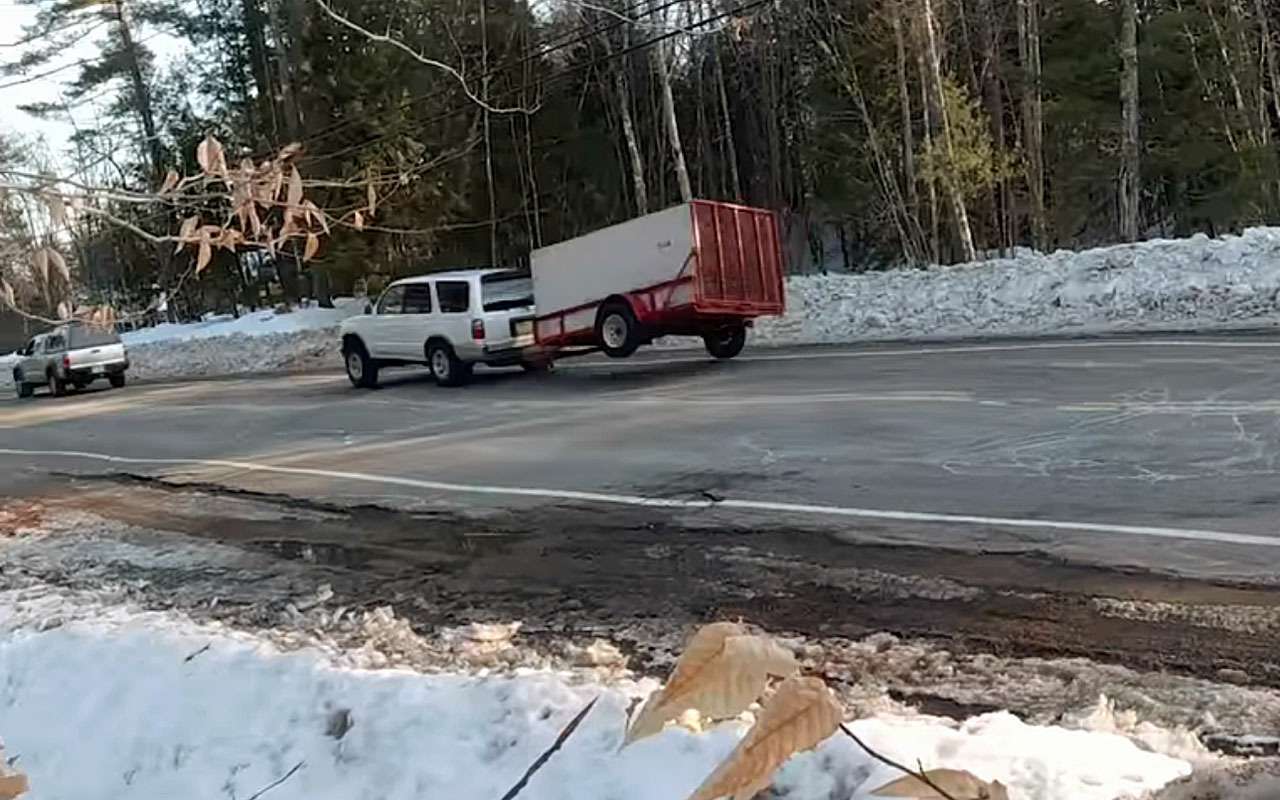 Раз ухаб, два ухаб, три...! Видео с очень неровной дороги