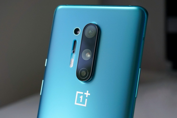 «Рентгеновское зрение» камеры OnePlus 8 Pro временно отключат в угоду приватности