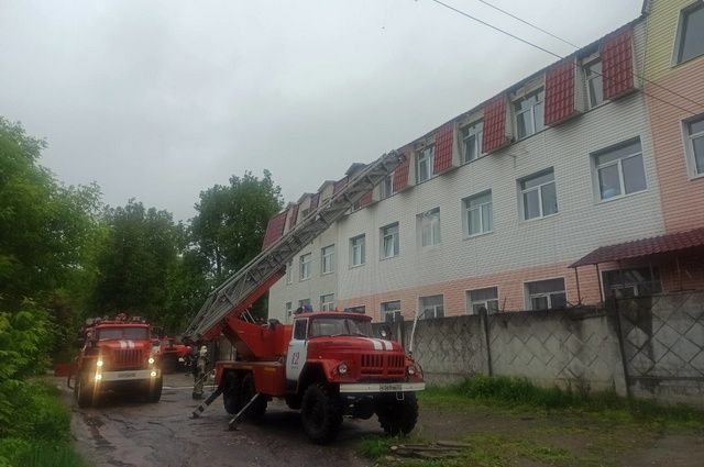 На улице Советской в Брянске загорелось офисное здание