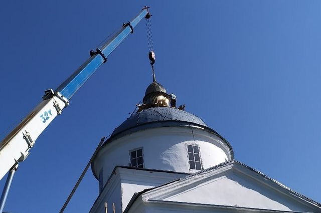 В церкви в селе Дареевск установили новый купол