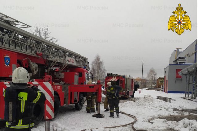 На улице Щорса в Брянске сгорела пристройка к зданию