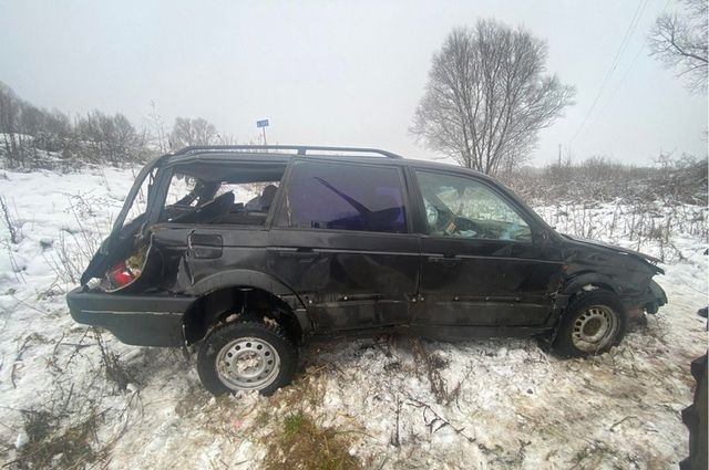 В Севском районе машина улетела в кювет, женщина-водитель попала в больницу