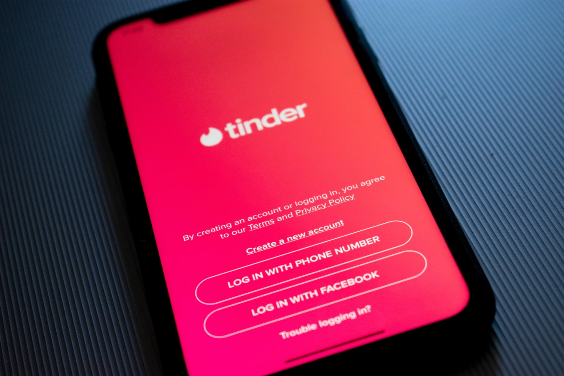 Tinder Plus на полгода можно получить бесплатно, если у вас Huawei или Honor