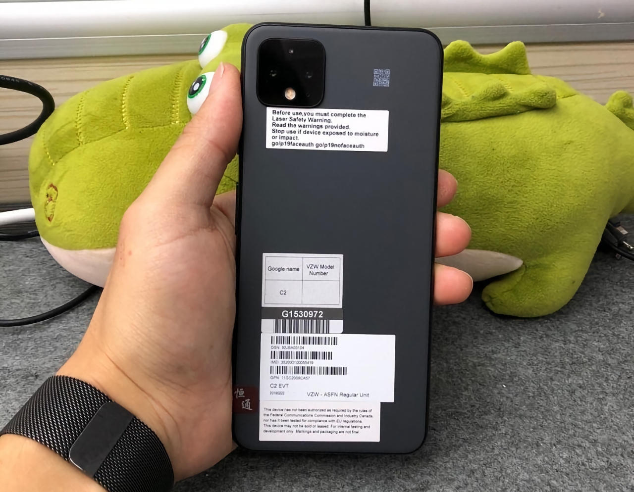 На Taobao продают прототип Google Pixel 4 XL с матовой серой расцветкой и ценником в $382