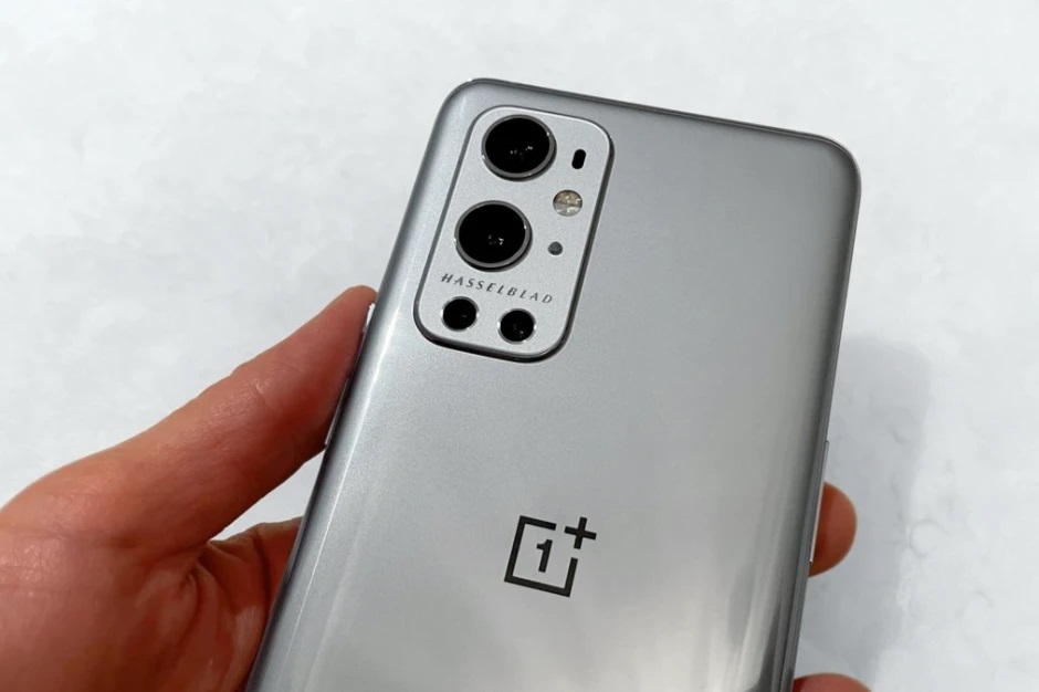 OnePlus 9 Pro с камерой Hasselblad показали на «живых» фото