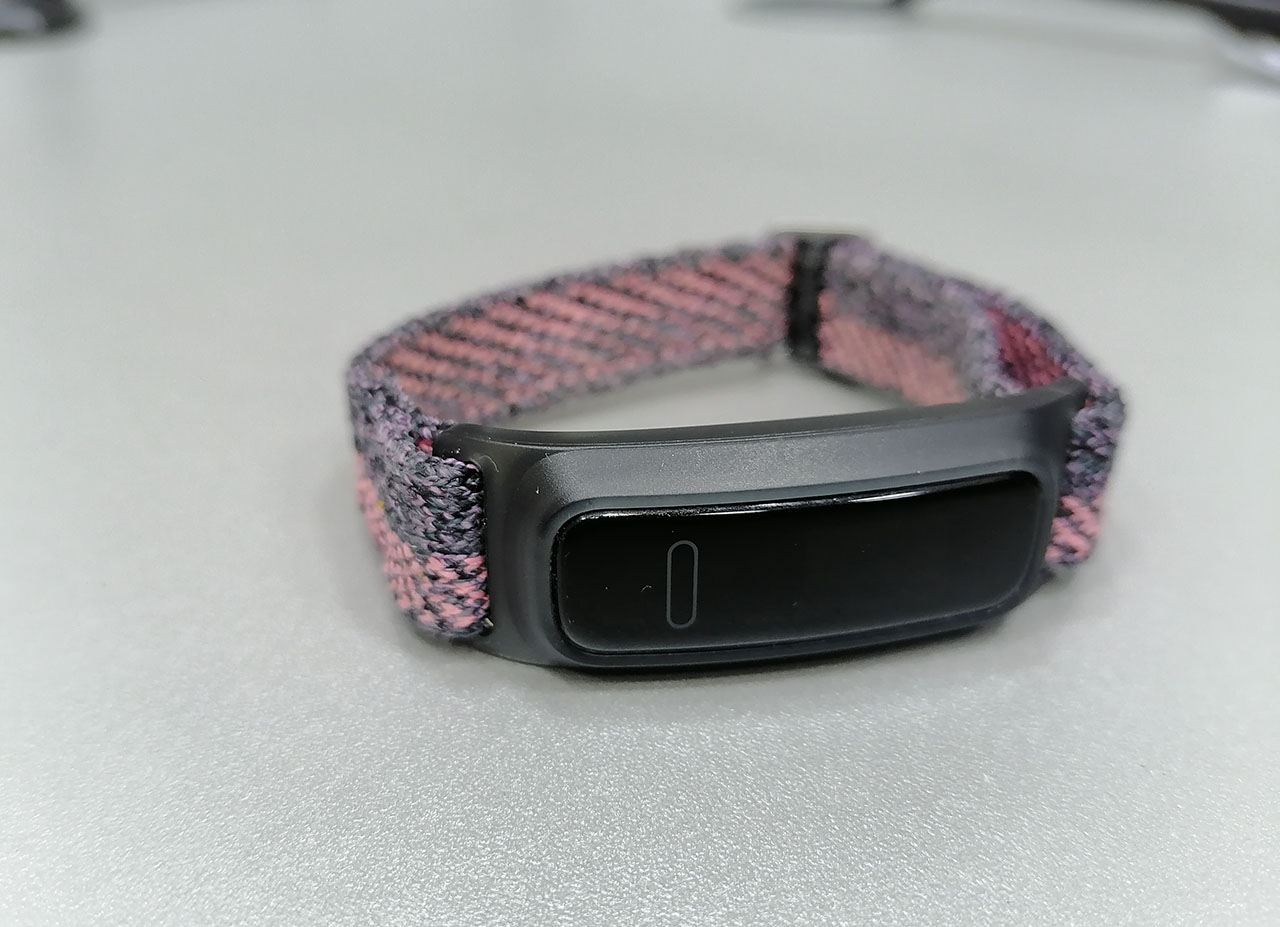 Обзор Huawei Band 4e: красивый трекер для бега и баскетбола