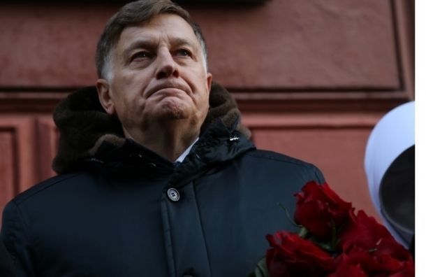 Макаров вспомнил, как он застеклил балкон в 80-х годах