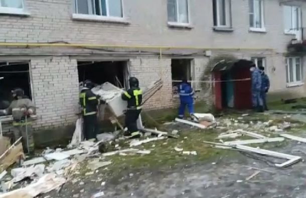 Мощный взрыв выбил окна в жилом доме под Гатчиной