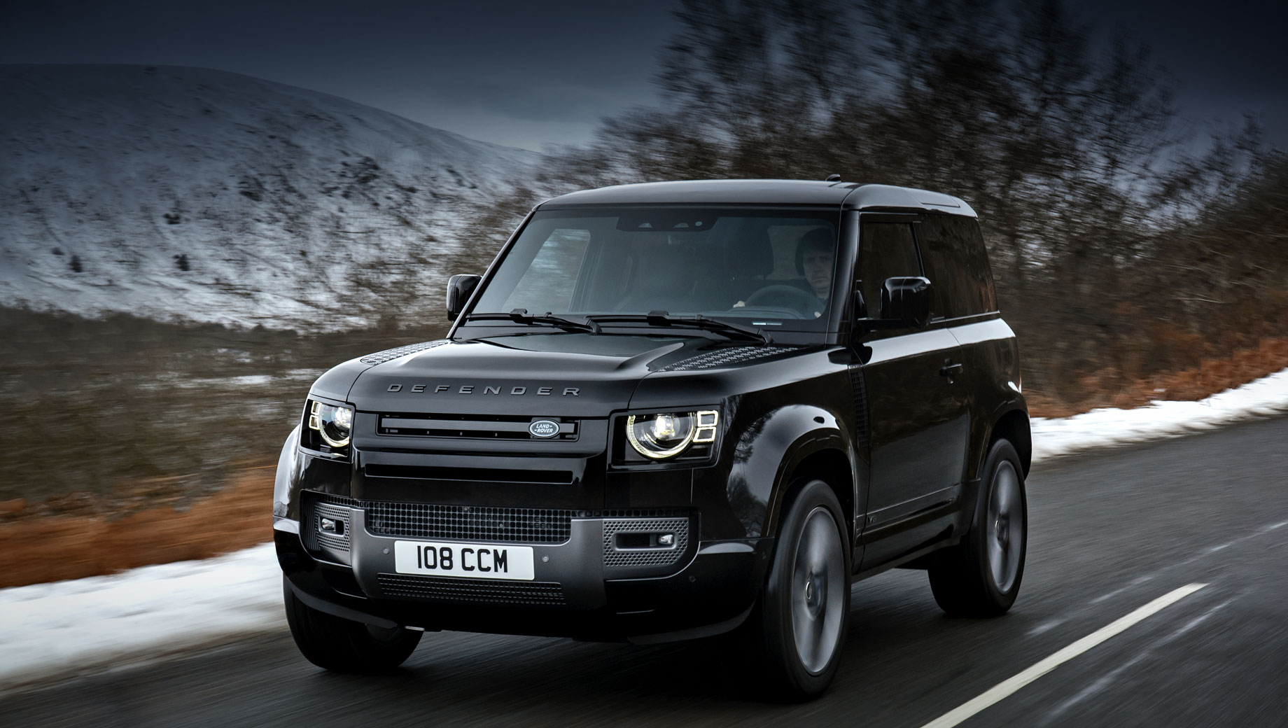 Дополнено: Land Rover Defender V8 добрался до России