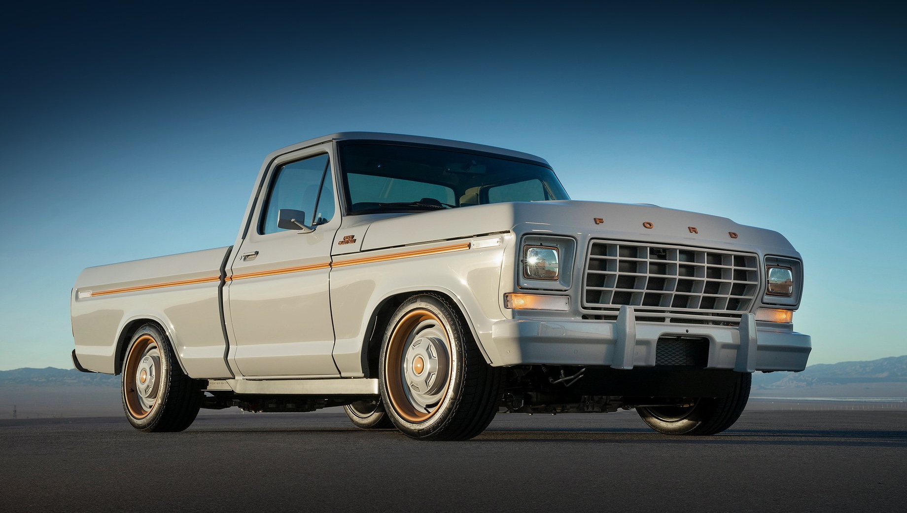 Пикап Ford F-100 реализовал пакеты электрификации Eluminator