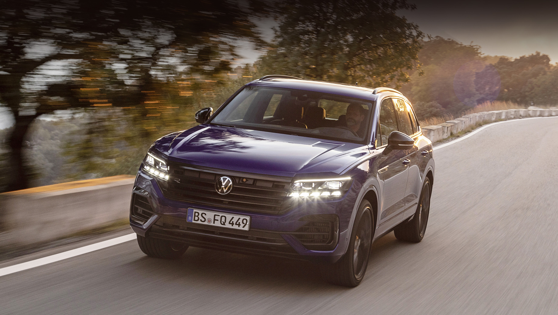 Кроссовер Volkswagen Touareg R стал первым гибридом в линии R