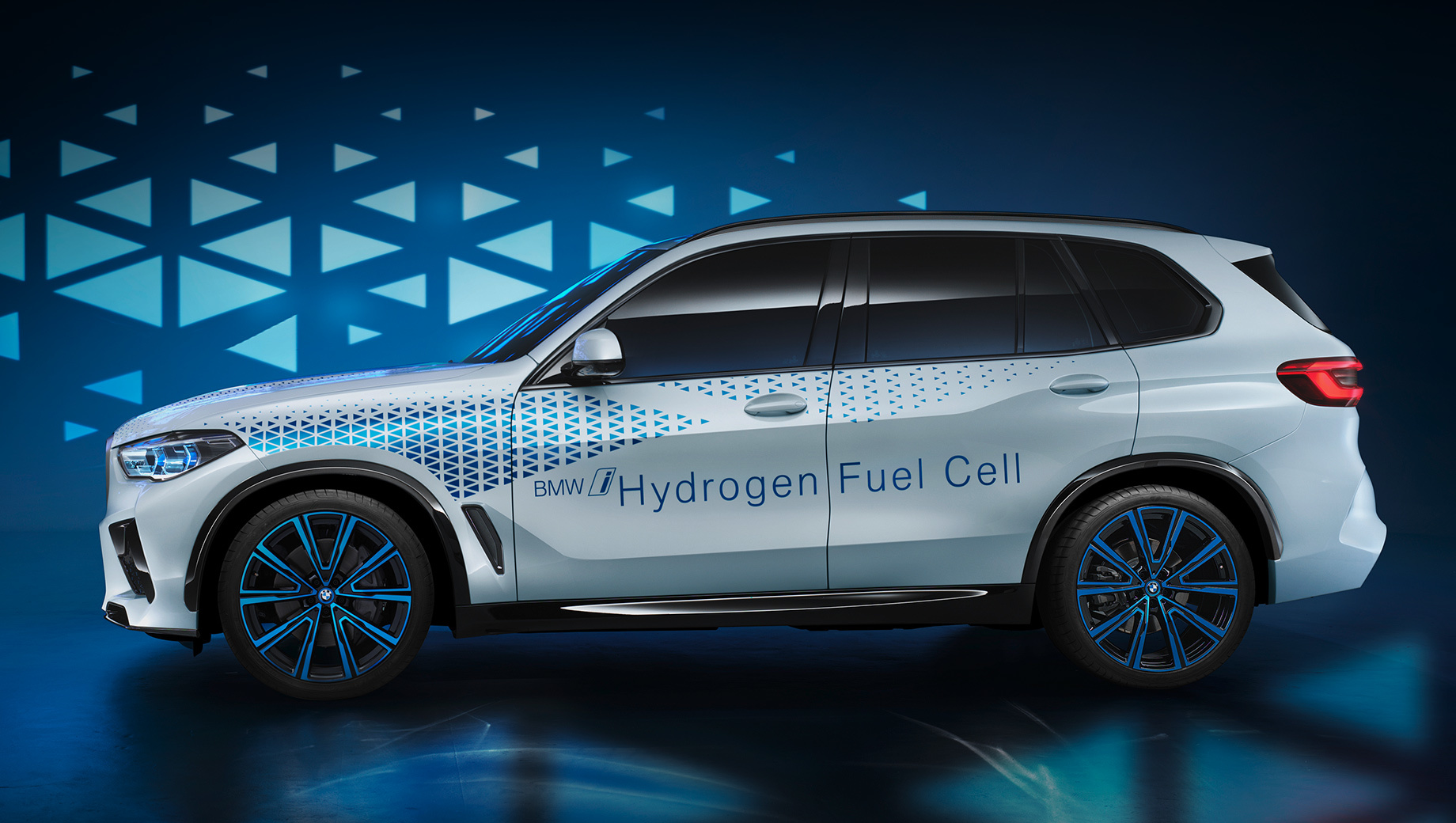 У кроссовера BMW i Hydrogen Next будет почти 400 сил