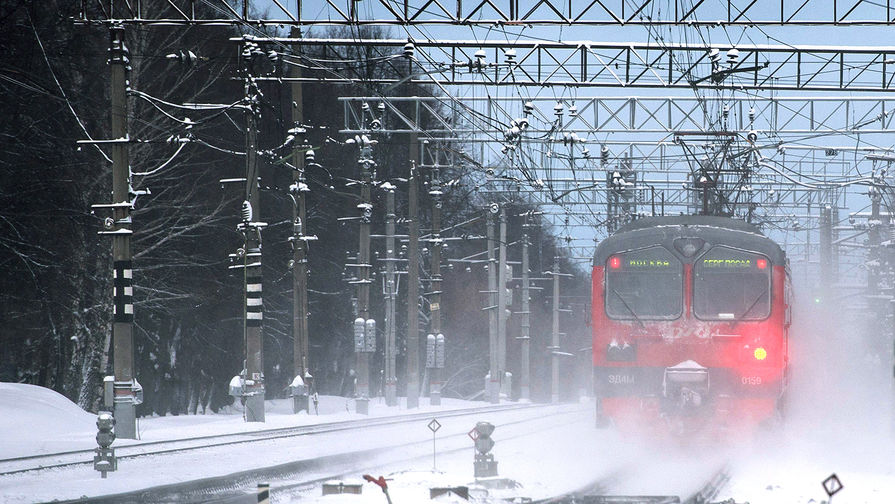 В Москве электрички в одно время сбили насмерть двух людей