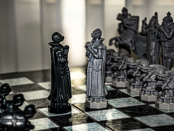 ТАСС: FIDE запретила шахматисту Непомнящему использовать термос с логотипом российской компании