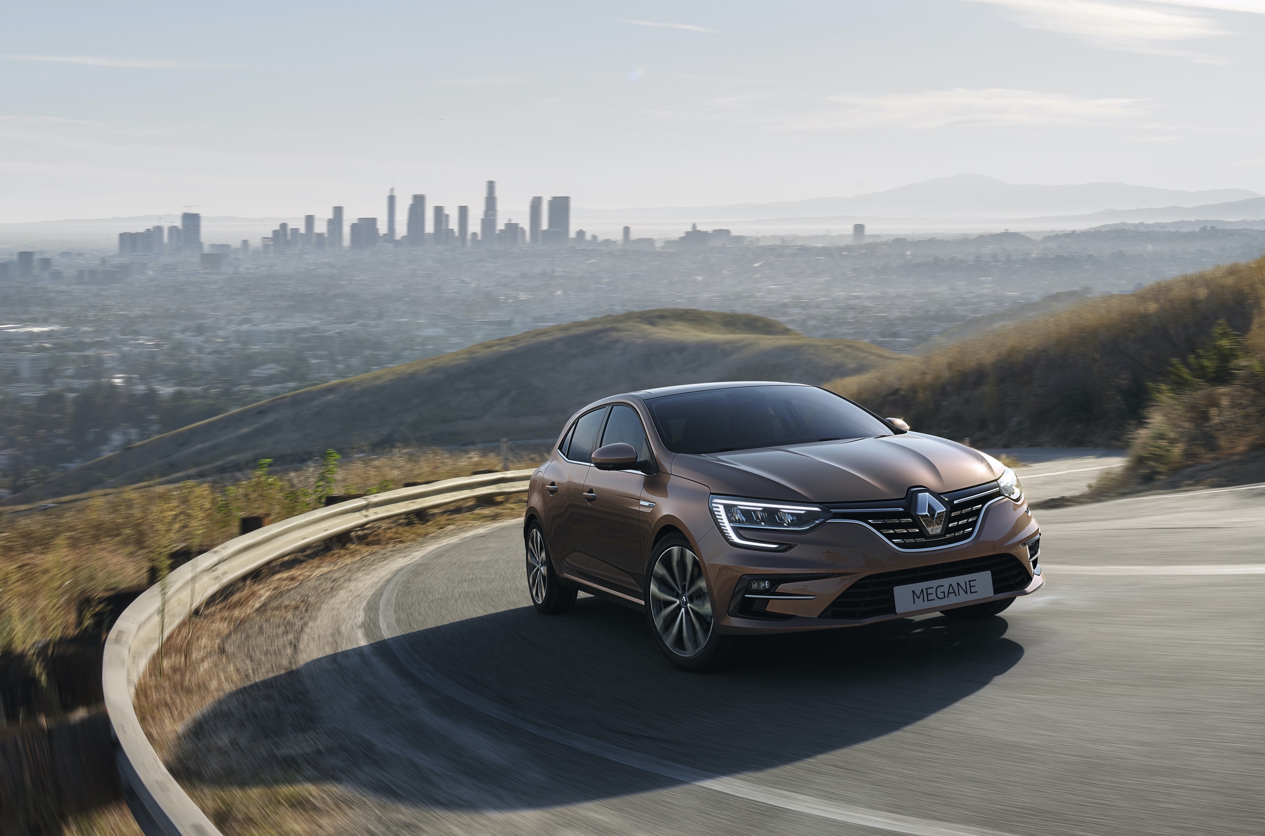 Renault представила обновленный Megane