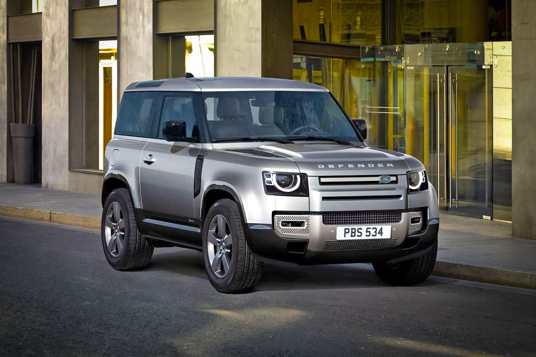 Российский Land Rover Defender лишился дизельного гибрида