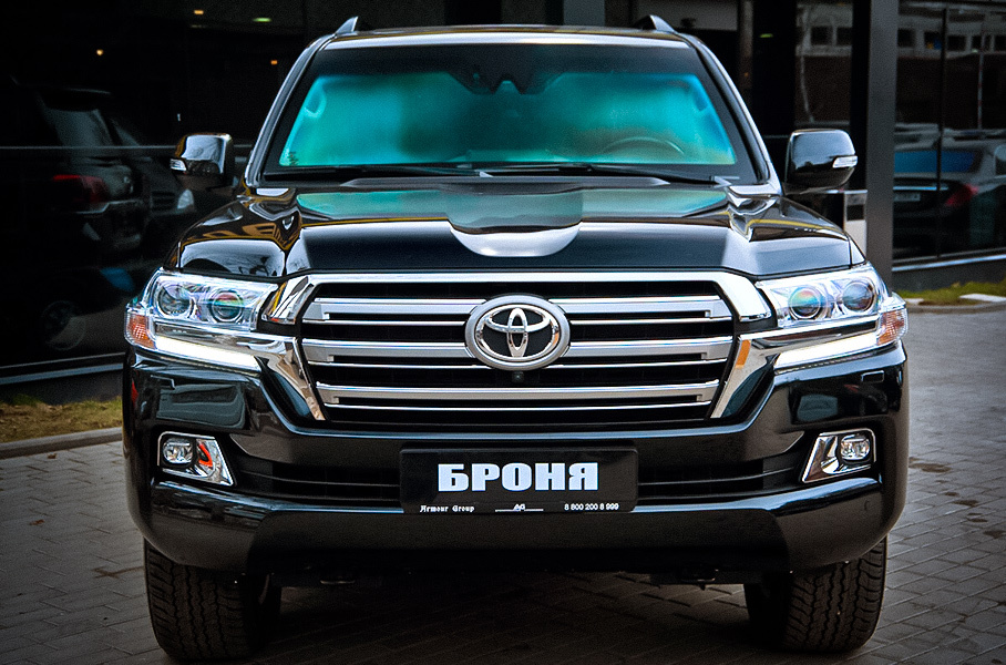 Вот так выглядит самый дорогой в России Toyota Land Cruiser за 10 миллионов рублей