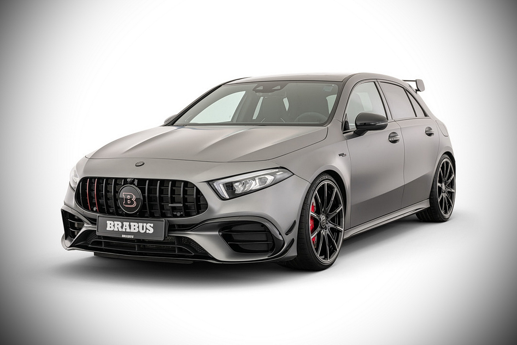 Brabus прокачал Mercedes-AMG A 45, сохранив трехлетнюю гарантию